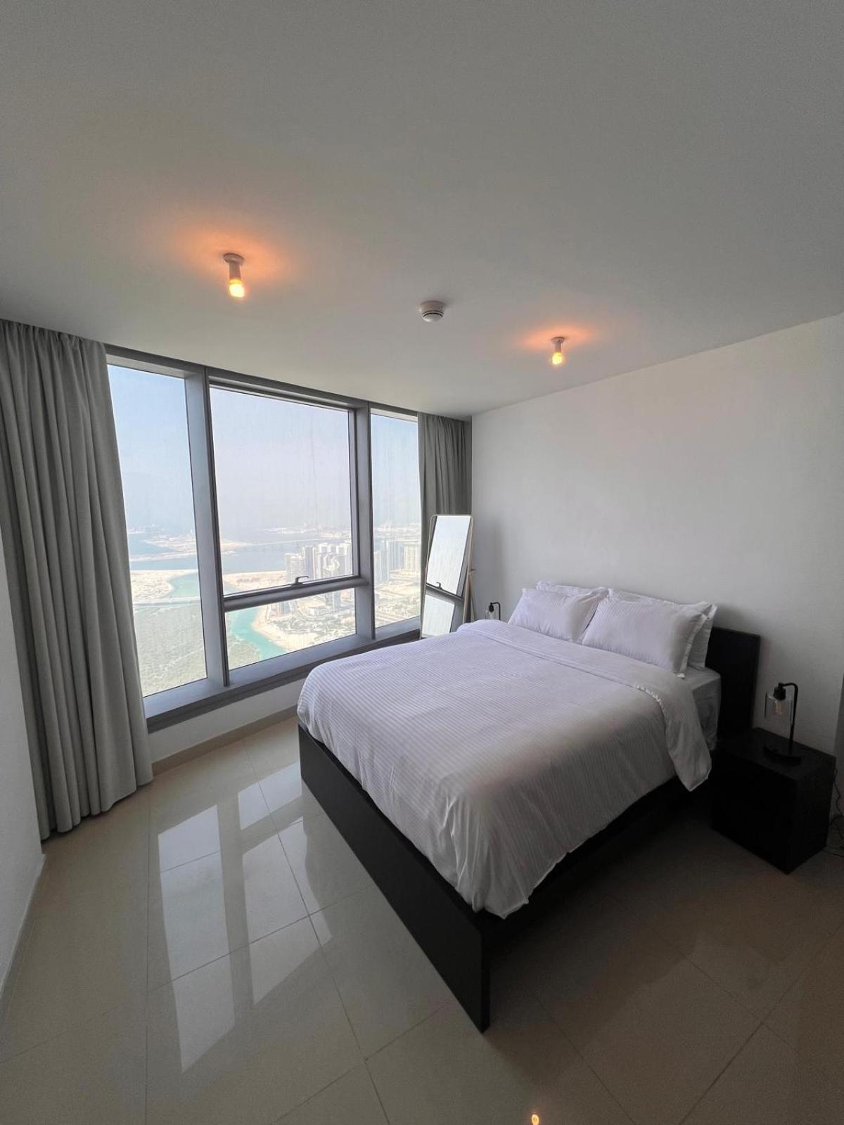 C-suite Views At Al Reem And Al Maryah Island Apartment *